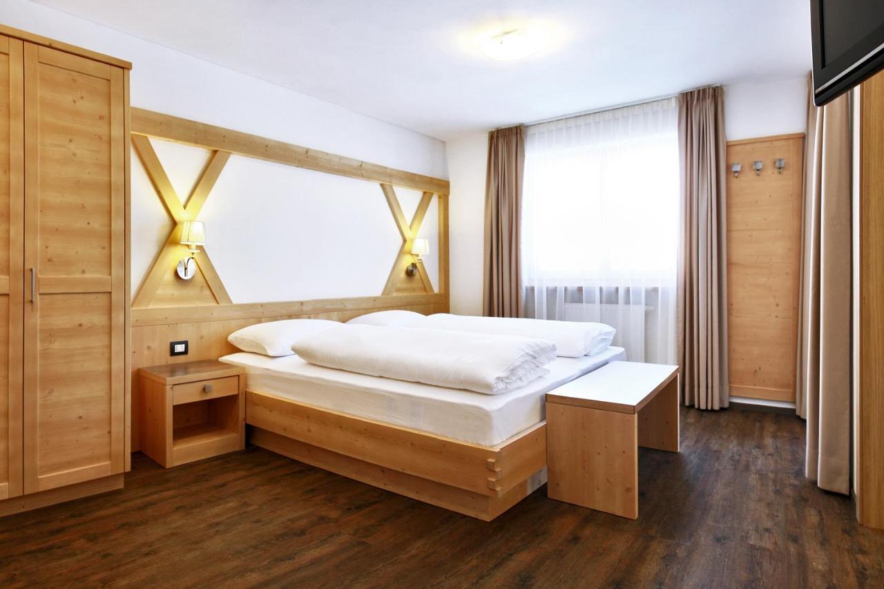 Hotel Garnì La Tranquillitè à Corvara In Badia Chambre photo
